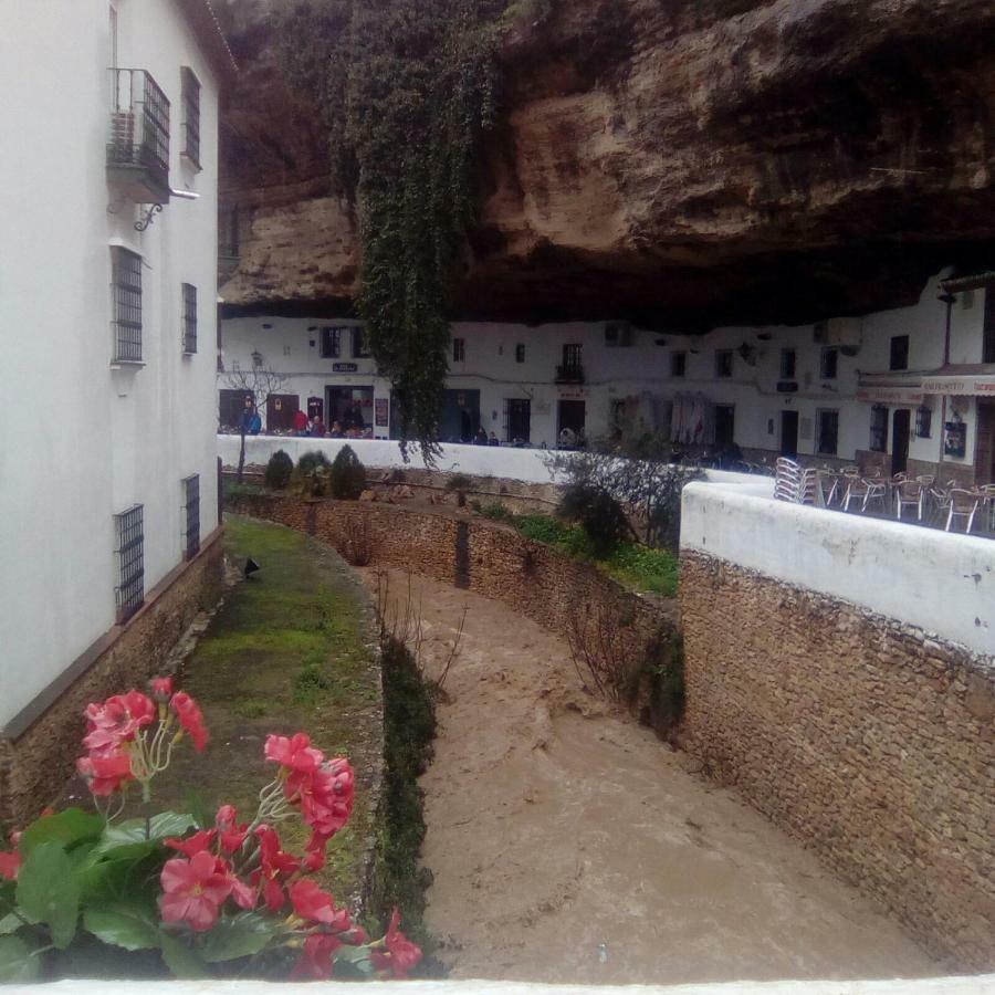 La Casa Del Rio Leilighet Setenil De Las Bodegas Eksteriør bilde
